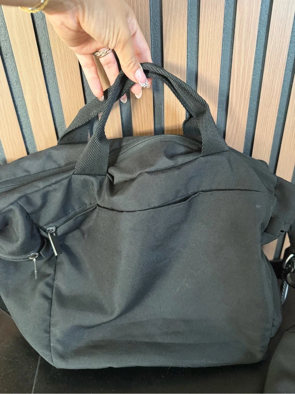 Doona Diaper Clip in Traveling Bag